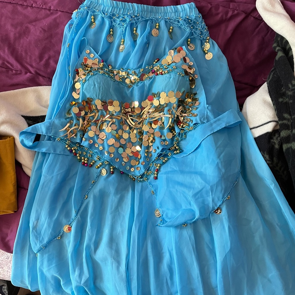 Belly dancing set.